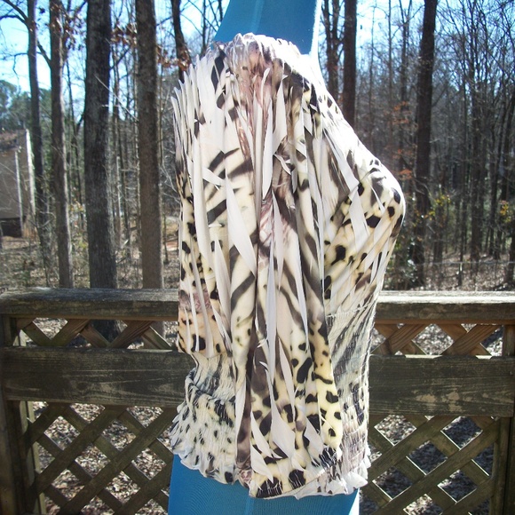 XOXO Top Out of the Woods - NWT Size Med - Picture 3 of 4